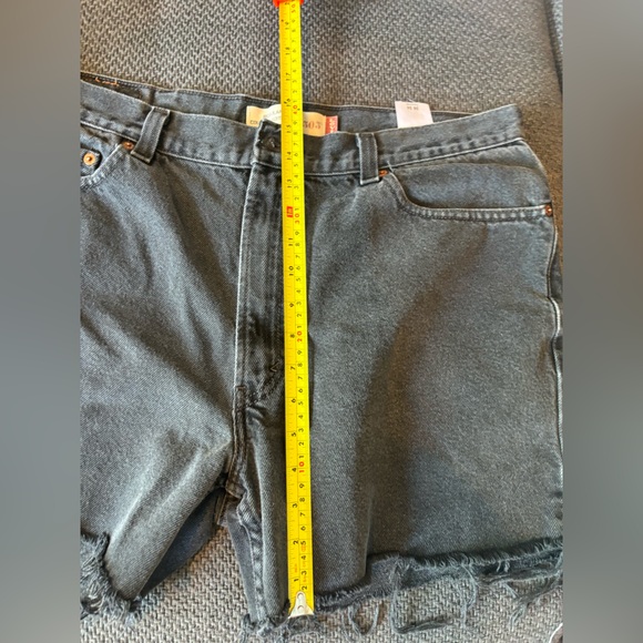 Levi’s cut off shorts - Picture 5 of 7